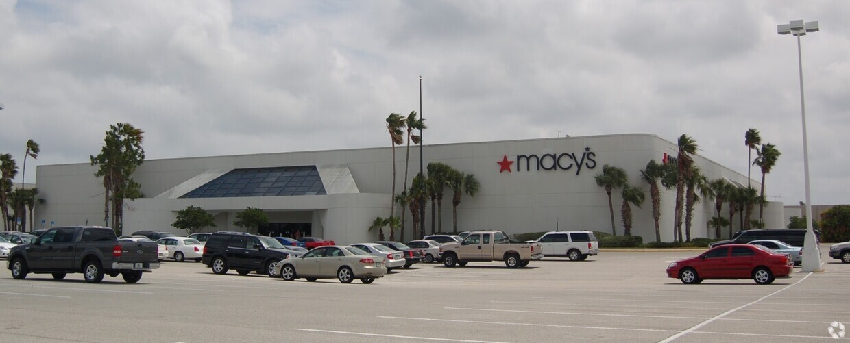Daytona Beach Former Macy's at Volusia Mall - CoStar